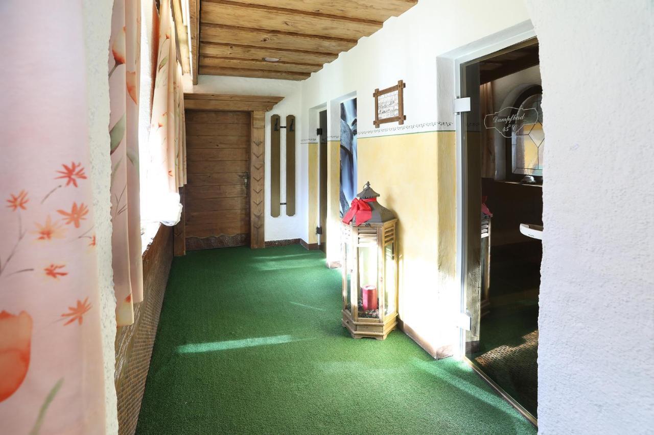 Hotel Almhof Neustift im Stubaital Exteriör bild